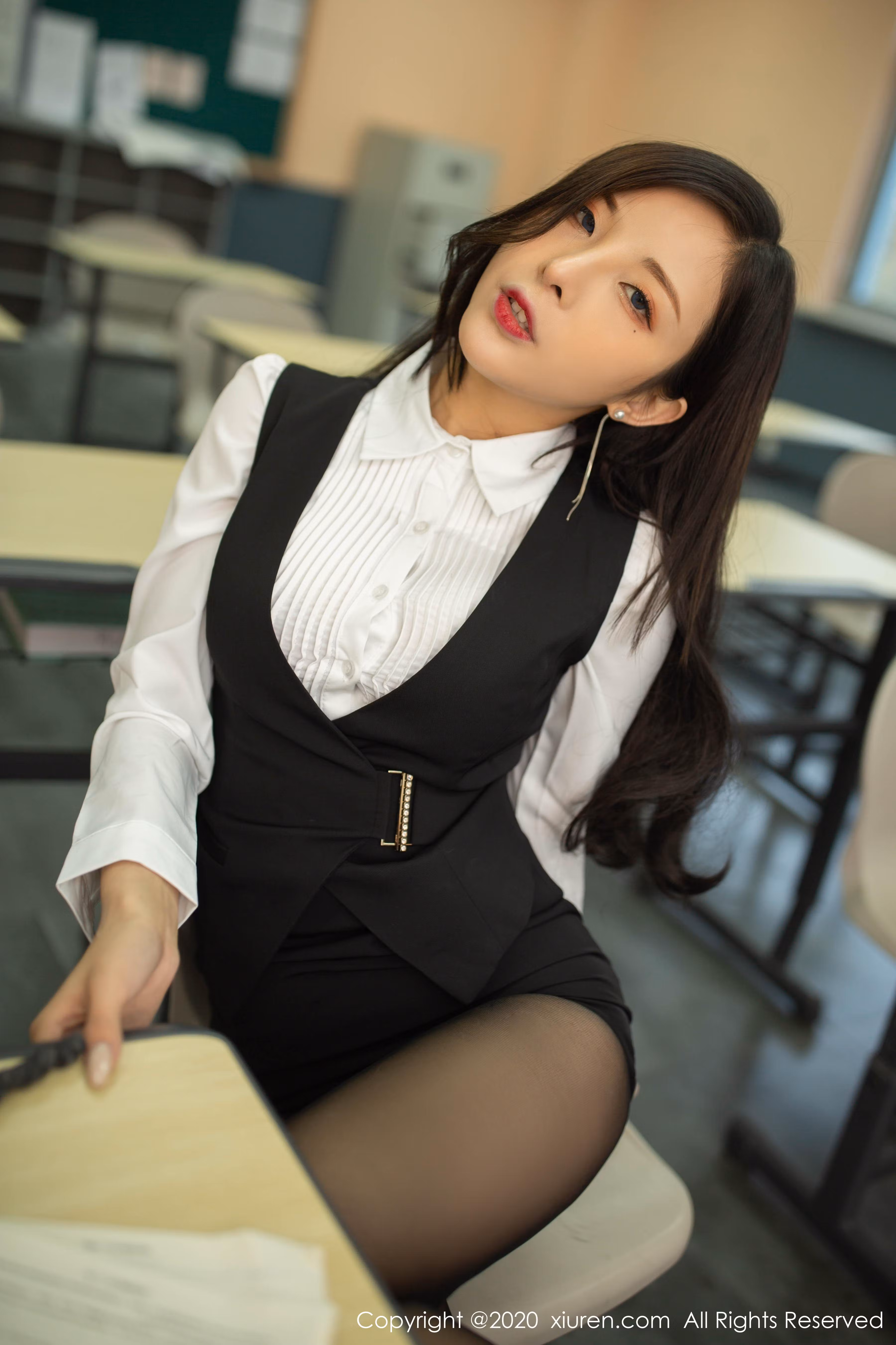 风骚翘臀曲线
